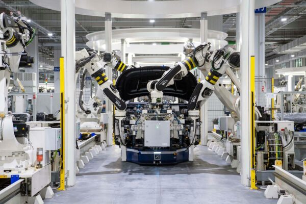 Automação transforma o trabalho e exige nova postura de empresas e gestores